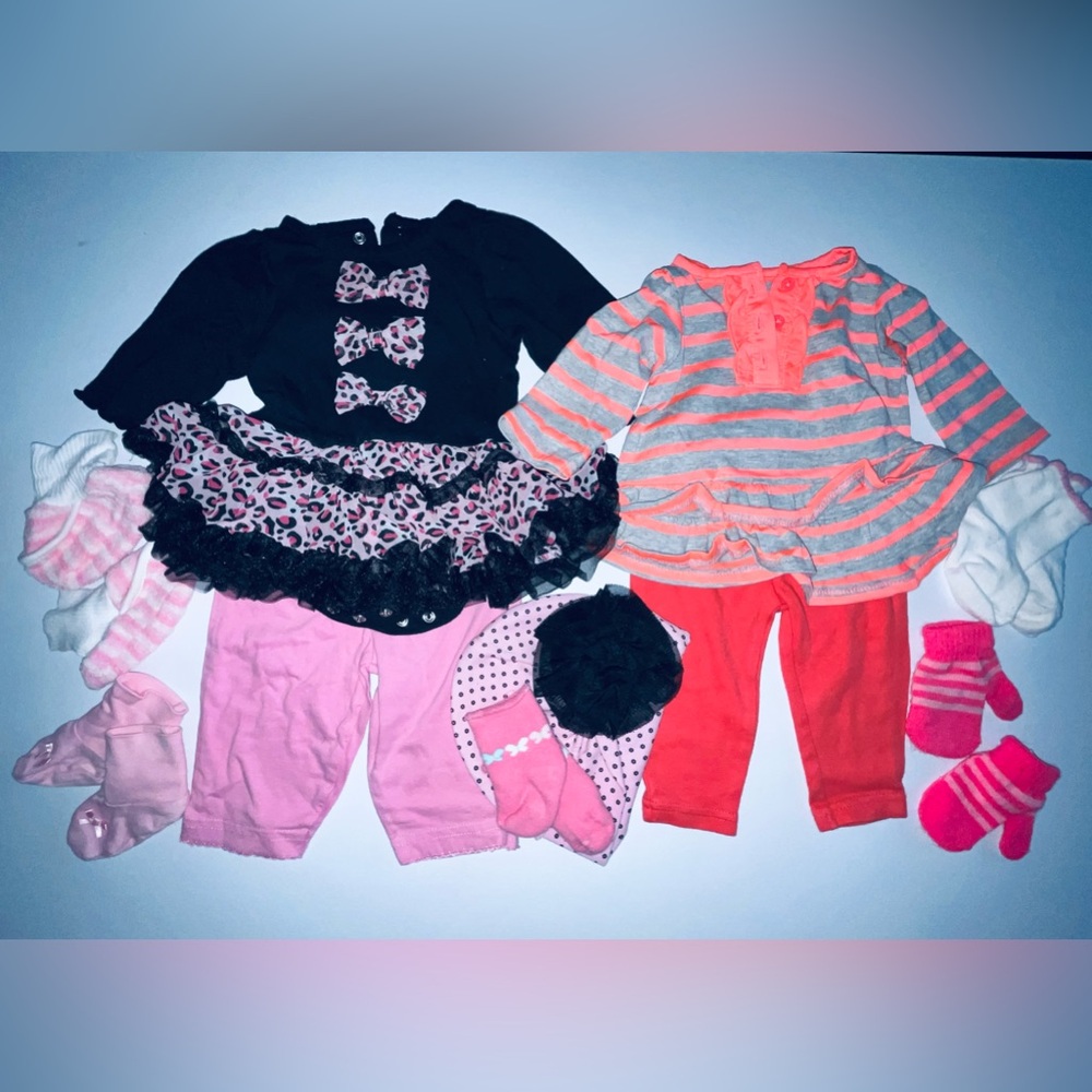 # 21 Lot Baby Girl 0-3 M, 4 Clothes + 1 Hat, 1 Mittens + Carters Orange Outfit